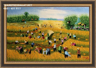 Dệt tình yêu Việt Nam bằng tranh thêu
